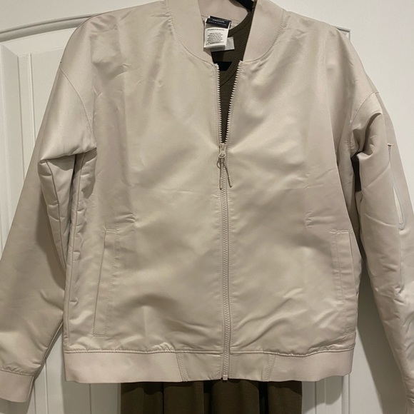 Now Balance jacket - Picture 2 of 9